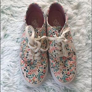 Women’s Vans size 7